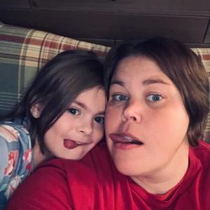 Meet your Posher, Dee